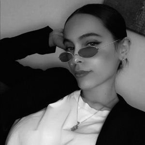 Meet your Posher, Sabrina